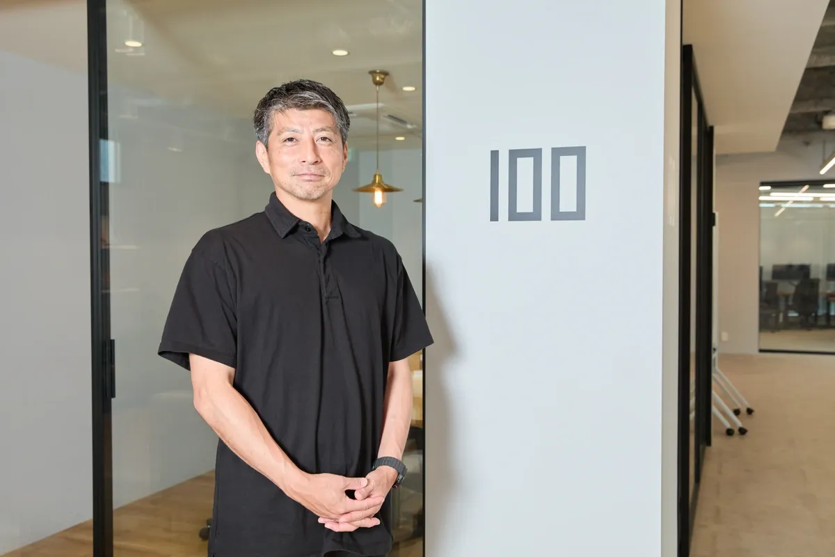 【AI先進事例】株式会社100様｜HubSpot×AI×データで営業変革、1人あたり顧客数 約1.5倍（SalesNow活用）